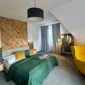 84 & Jacuzzi & Sauna Отель типа 